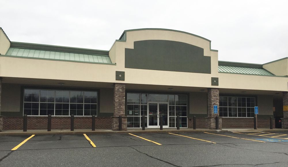 Retail For Lease: 350 E Main St, Milford, MA 01757